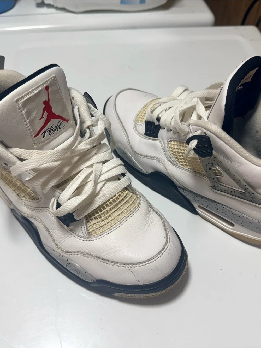 Jordan Kids White and Navy Jumpman Low-Top Sneakers with Red Logo